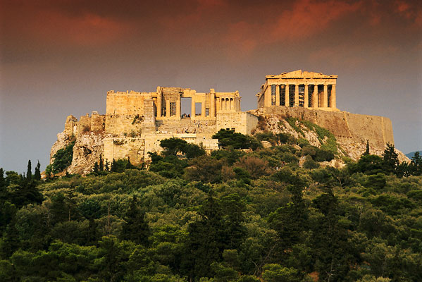 Imagen espectacular de la Acrópolis de Atenas con el majestuoso Partenón en primer plano CRUCEROS ATENAS